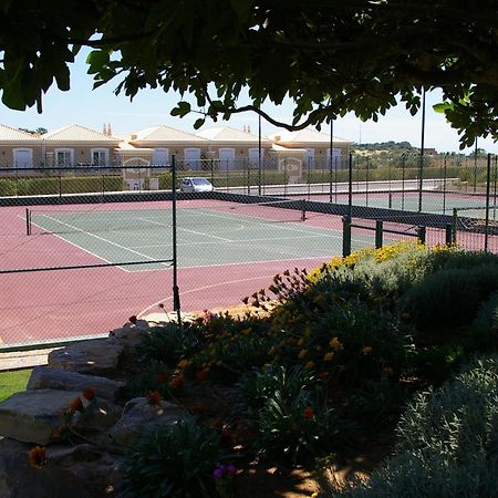 Boavista Golf&Spa - Bela Colina Village Lagos Esterno foto Tennis courts at the resort
