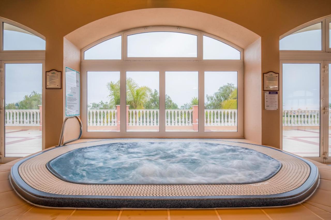 Boavista Golf&Spa - Bela Colina Village Lagos Esterno foto A whirlpool bath