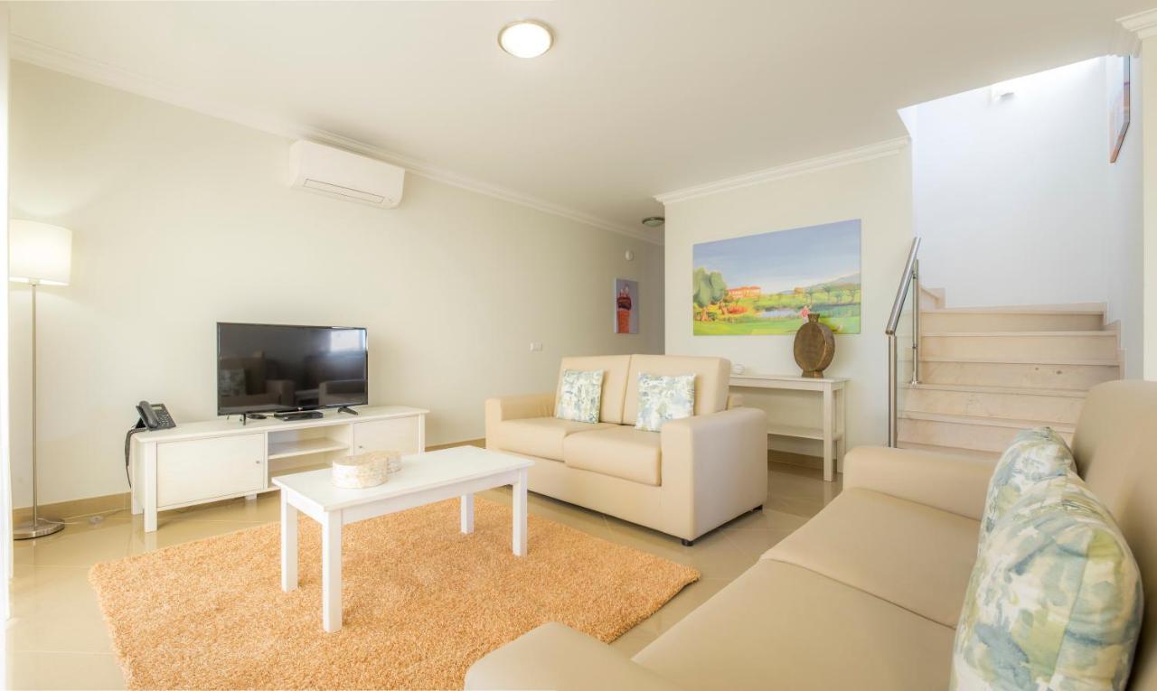 Boavista Golf&Spa - Bela Colina Village Lagos Esterno foto A living room in a typical apartment