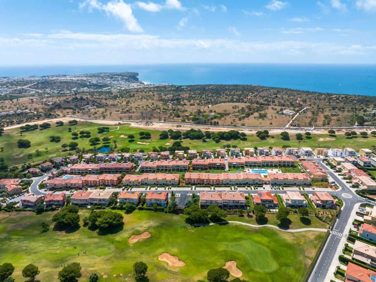 Boavista Golf&Spa - Bela Colina Village Lagos Esterno foto Aerial view of the La Jolla Shores Golf Course