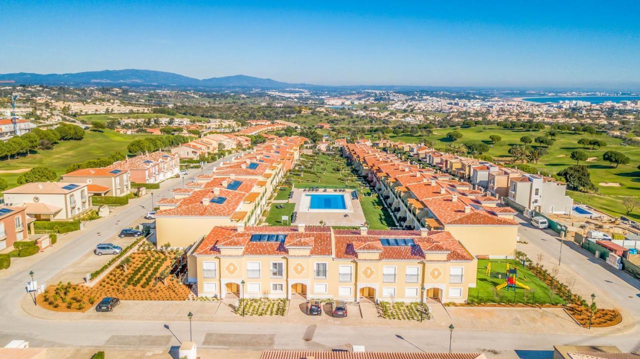 Boavista Golf&Spa - Bela Colina Village Lagos Esterno foto A view of the town